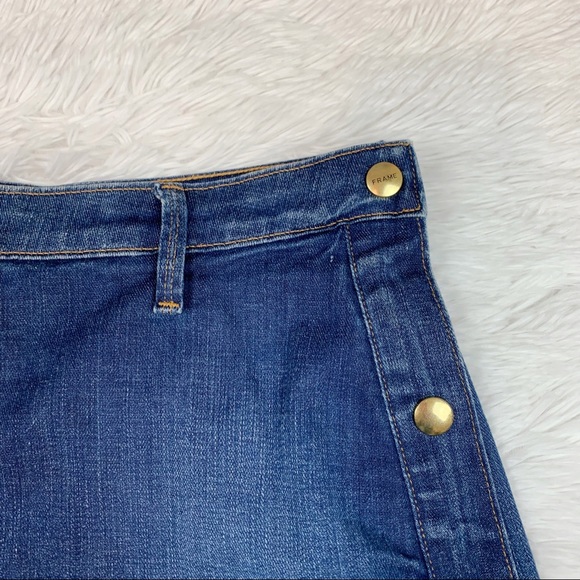 Frame Le Antibes denim a-line mini Skirt in Lucia blue with button details - Picture 7 of 10